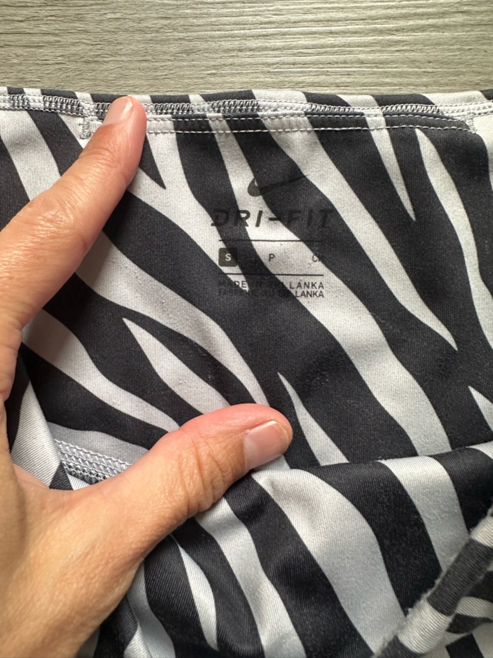 ๐ป Nike Zebra Print Biker Shorts ๐ป - Picture 3 of 4